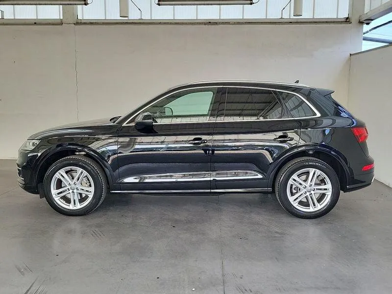 AUDI Q5 40 TDI quattro S line Plus Image 3