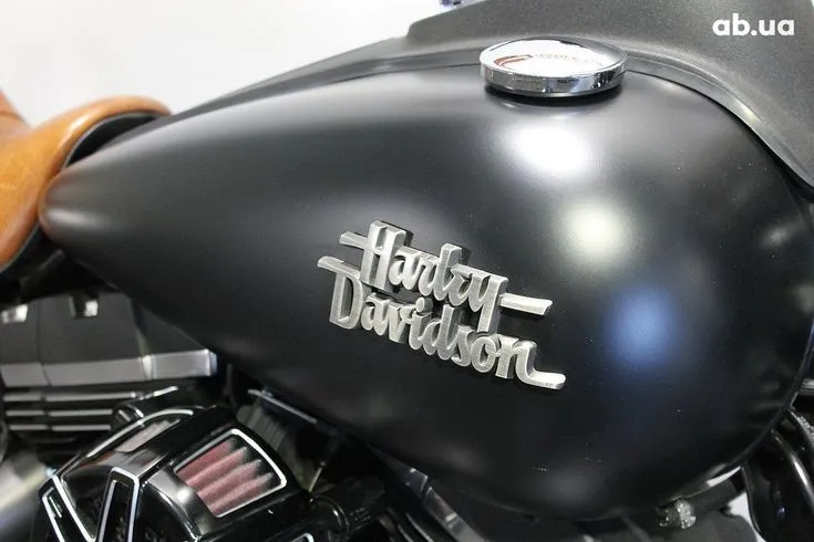 Harley-Davidson FXDB Image 2